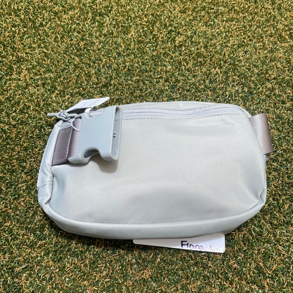 NWT Lululemon everywhere belt bag silver drop 1L extended strap new 🤍 - Picture 6 of 6